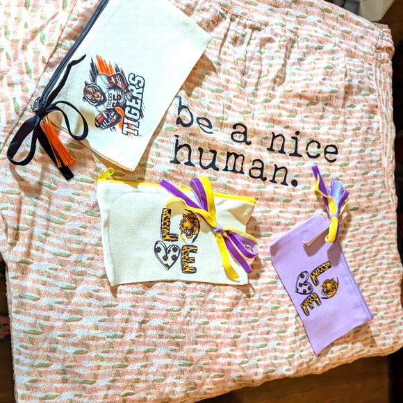 NWT 🔥 handmade cotton canvas 2 pc. tote & pouch BUNDLE: YOU PICK YOUR 🐯TIGER🐯 - Picture 1 of 8